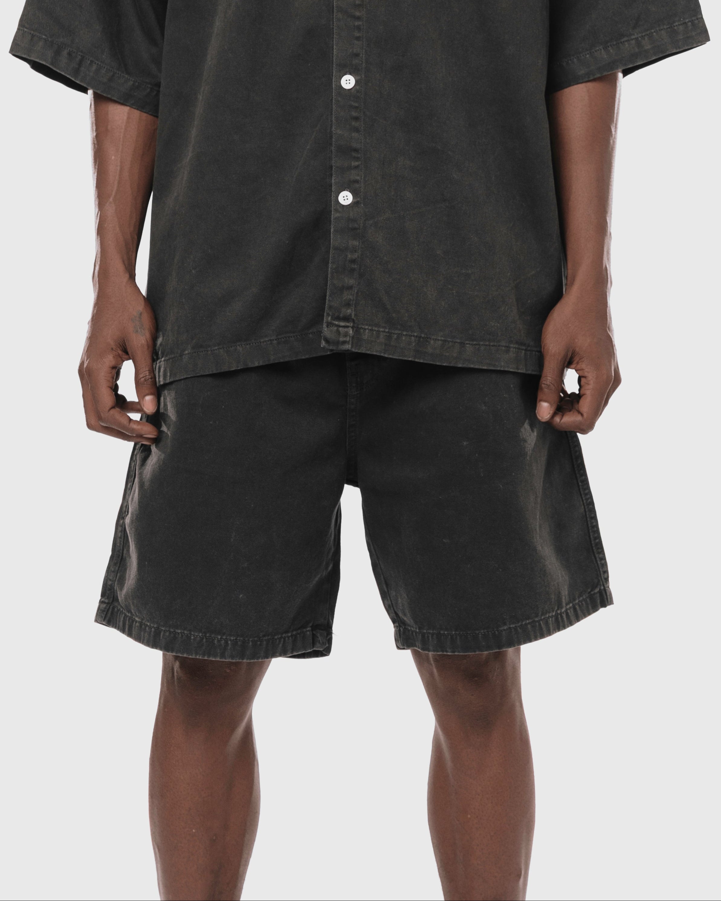 EOS DENIM SHORTS BLACK