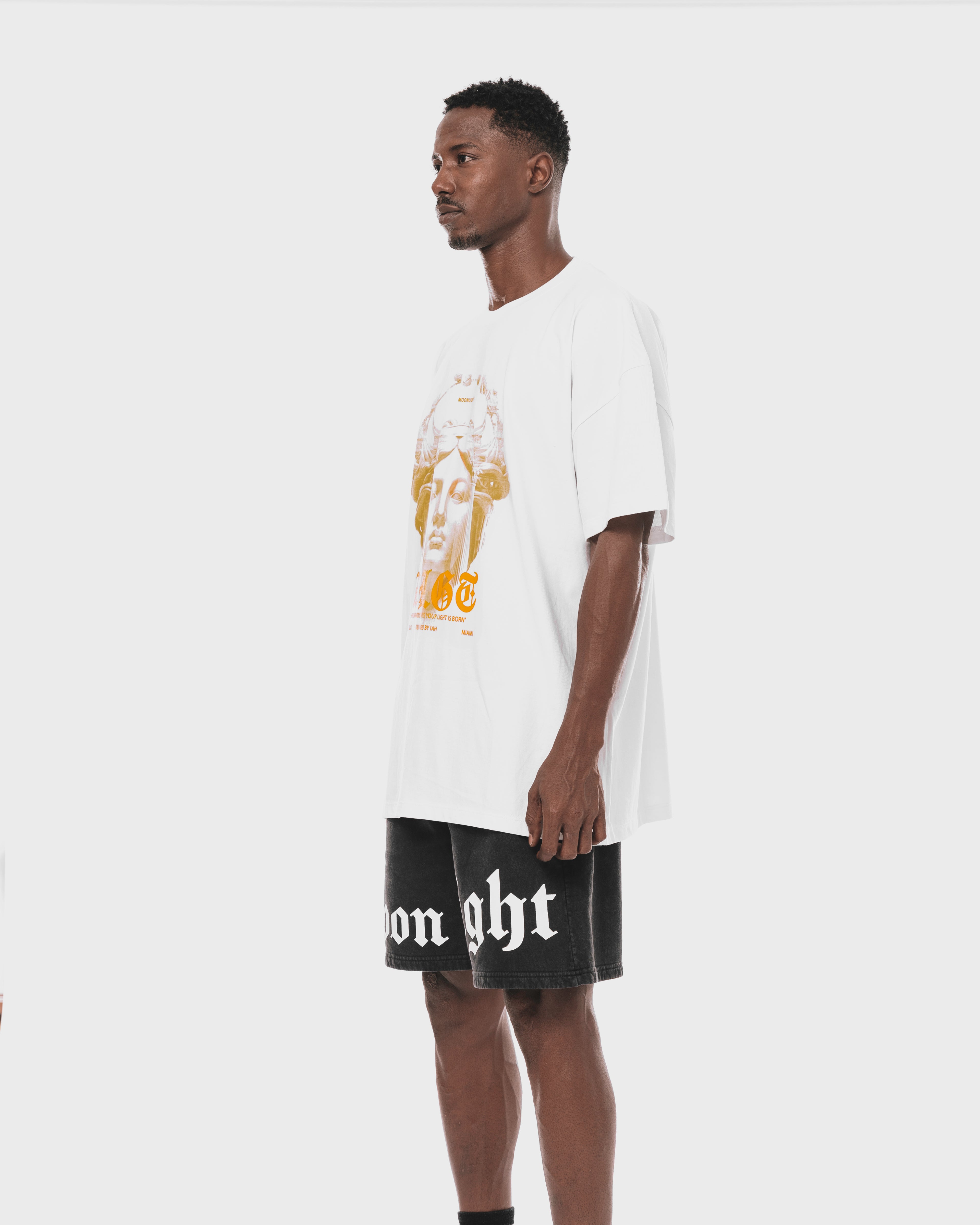 EOS WHITE GRAPHIC TEE